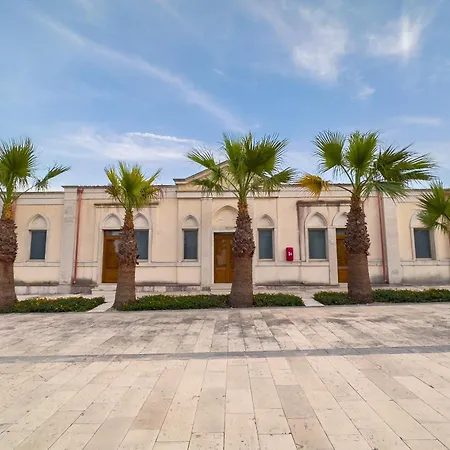 Borgo Novella Hotel *